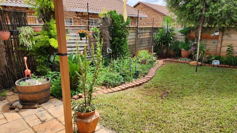 2 Bedroom Property for Sale in Doornpoort Gauteng