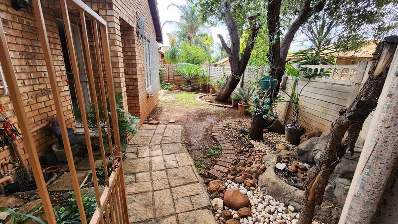 2 Bedroom Property for Sale in Doornpoort Gauteng