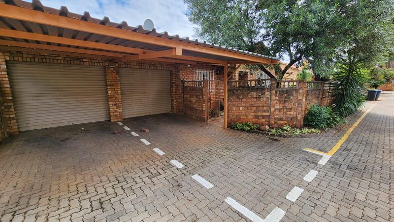 2 Bedroom Property for Sale in Doornpoort Gauteng