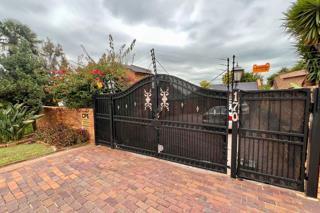 4 Bedroom Property for Sale in Glenvista Gauteng