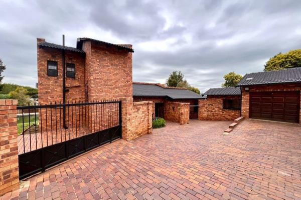 4 Bedroom Property for Sale in Glenvista Gauteng