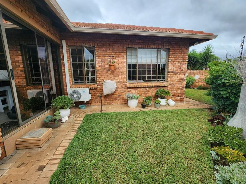 2 Bedroom Property for Sale in Montana Tuine Gauteng