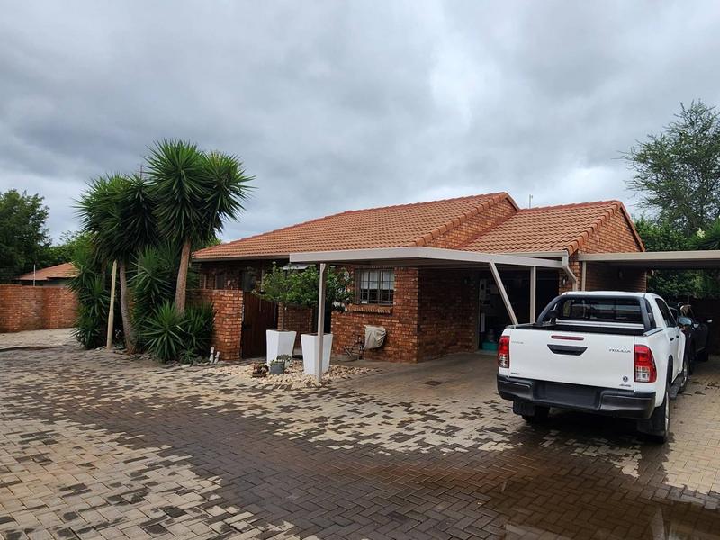 2 Bedroom Property for Sale in Montana Tuine Gauteng