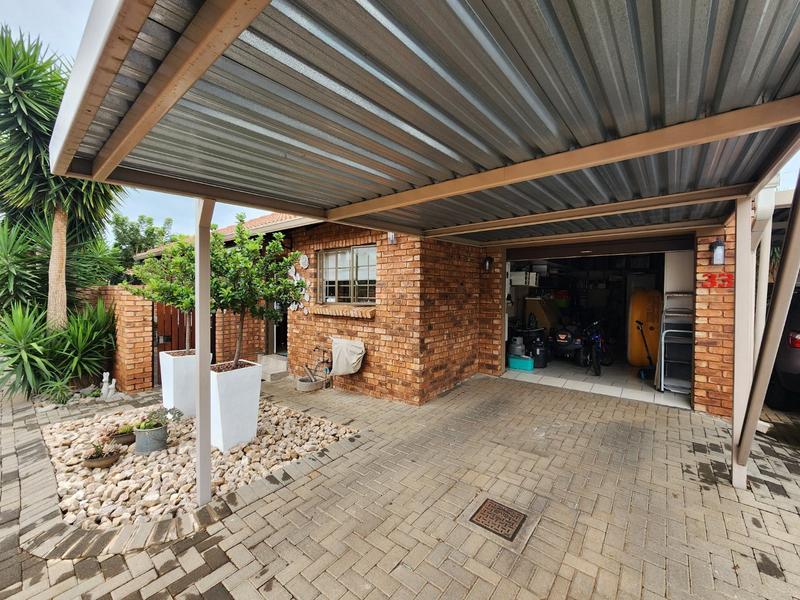 2 Bedroom Property for Sale in Montana Tuine Gauteng