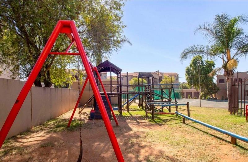 2 Bedroom Property for Sale in North Riding Gauteng