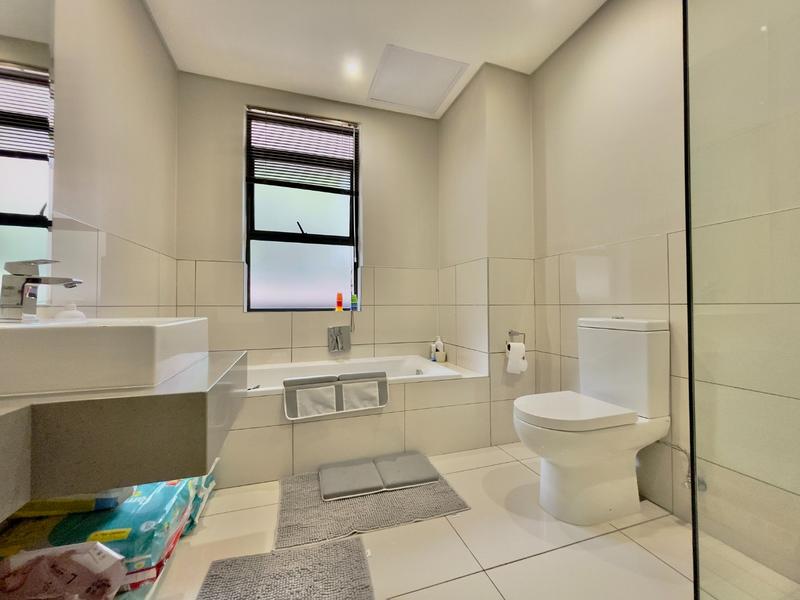 2 Bedroom Property for Sale in Rosebank Gauteng