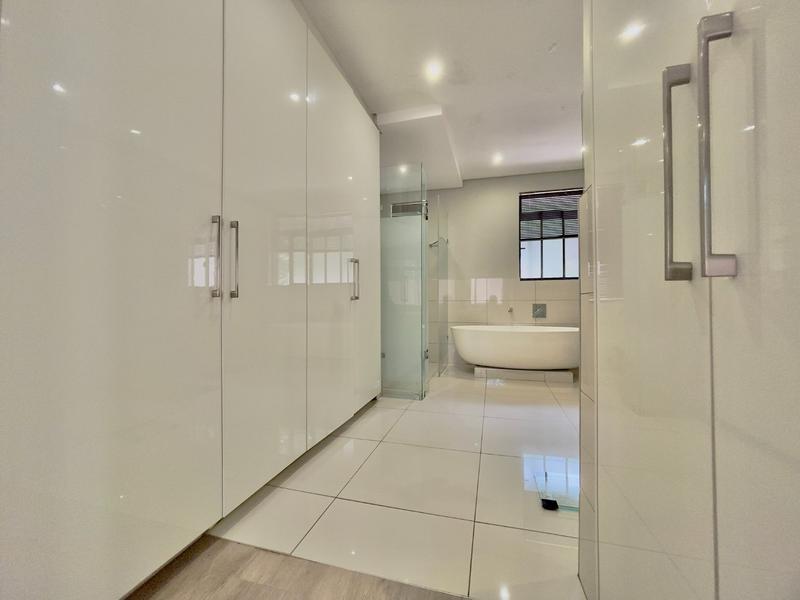 2 Bedroom Property for Sale in Rosebank Gauteng