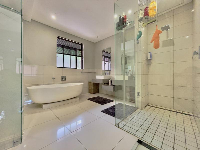 2 Bedroom Property for Sale in Rosebank Gauteng