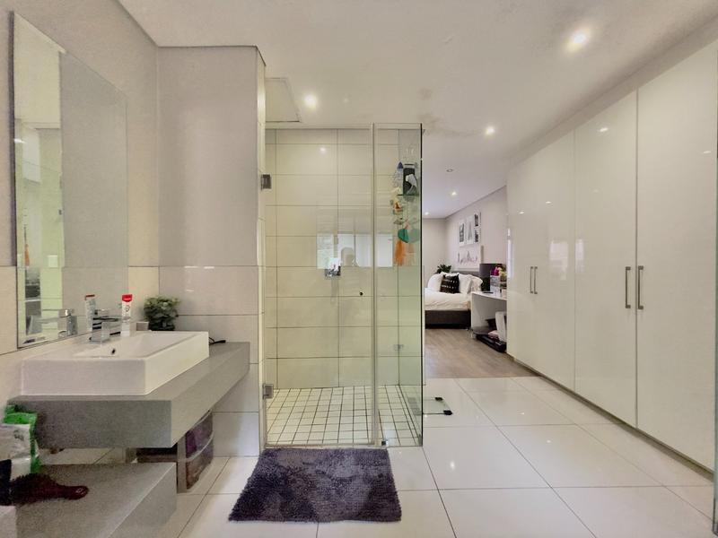 2 Bedroom Property for Sale in Rosebank Gauteng