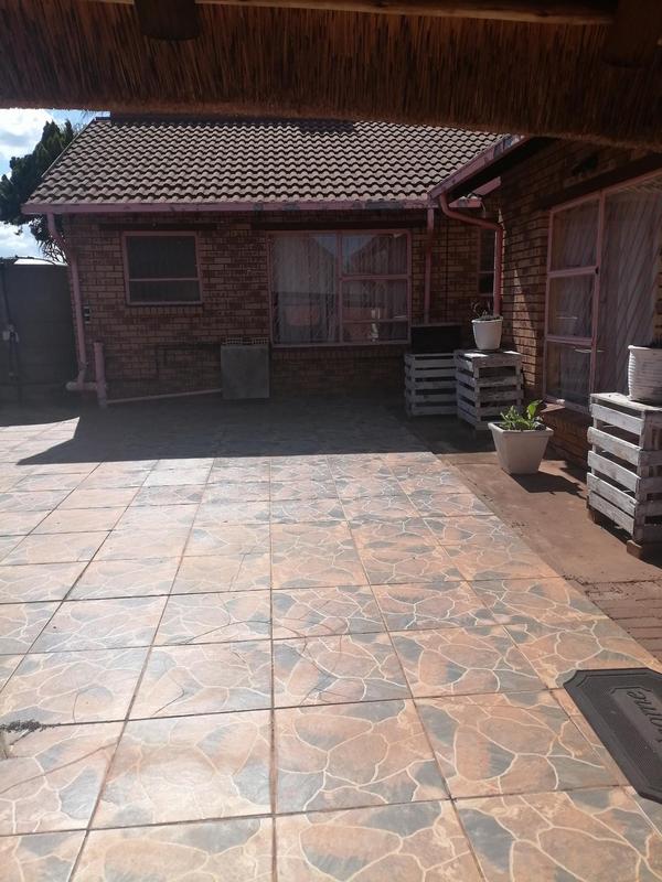 To Let 4 Bedroom Property for Rent in The Orchards Gauteng