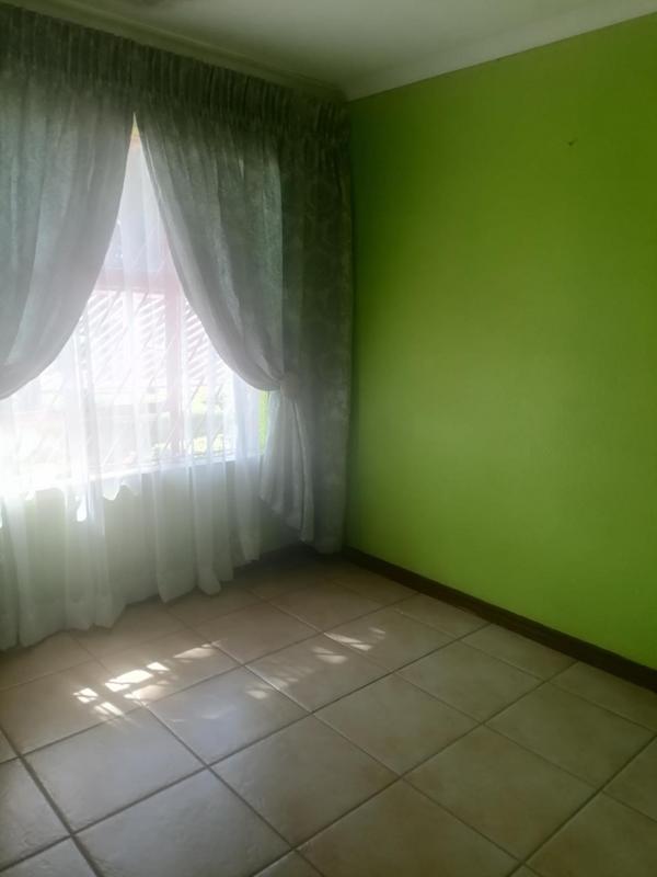 To Let 4 Bedroom Property for Rent in The Orchards Gauteng