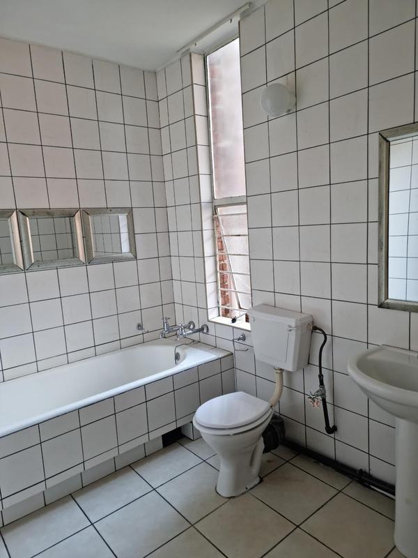 To Let 1 Bedroom Property for Rent in Malvern East Gauteng