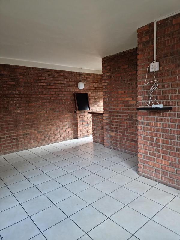 To Let 1 Bedroom Property for Rent in Malvern East Gauteng