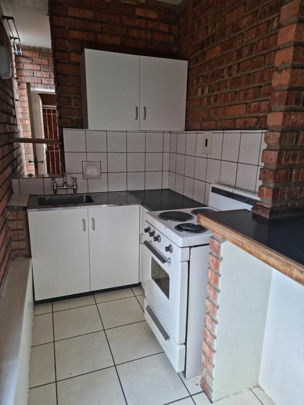 To Let 1 Bedroom Property for Rent in Malvern East Gauteng