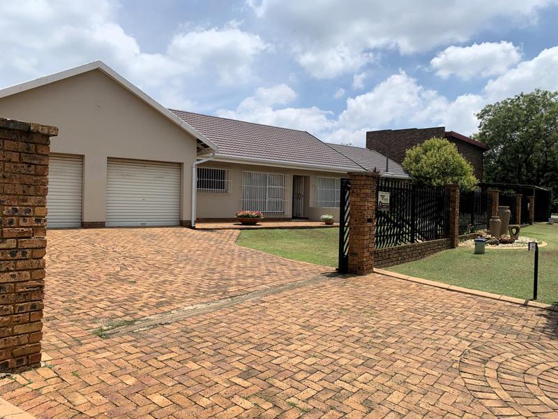 3 Bedroom Property for Sale in Sunward Park Gauteng