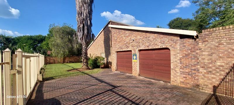 4 Bedroom Property for Sale in Theresa Park Gauteng