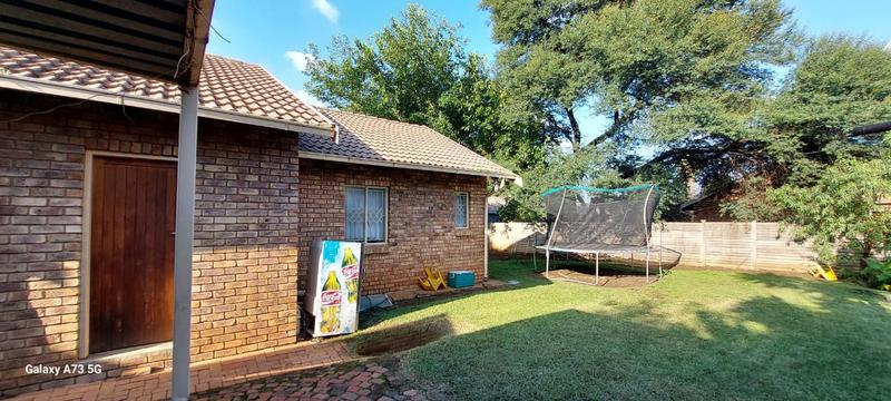 4 Bedroom Property for Sale in Theresa Park Gauteng