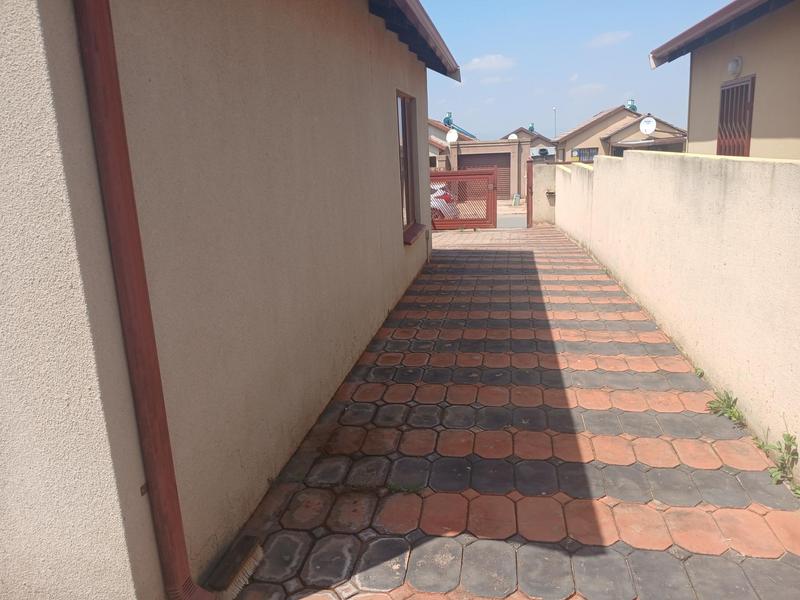 2 Bedroom Property for Sale in Soshanguve VV Gauteng