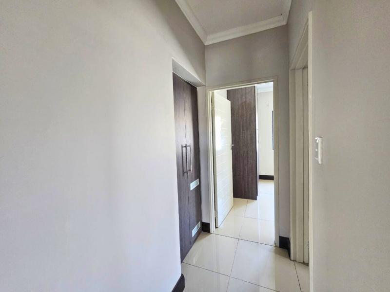 2 Bedroom Property for Sale in Crowthorne Gauteng