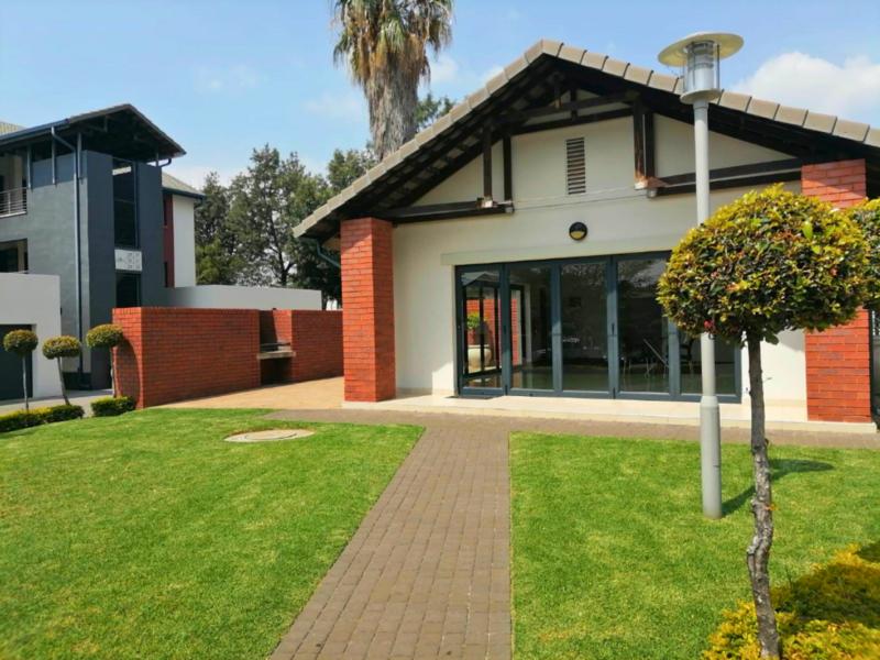 2 Bedroom Property for Sale in Crowthorne Gauteng