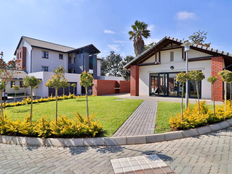 2 Bedroom Property for Sale in Crowthorne Gauteng