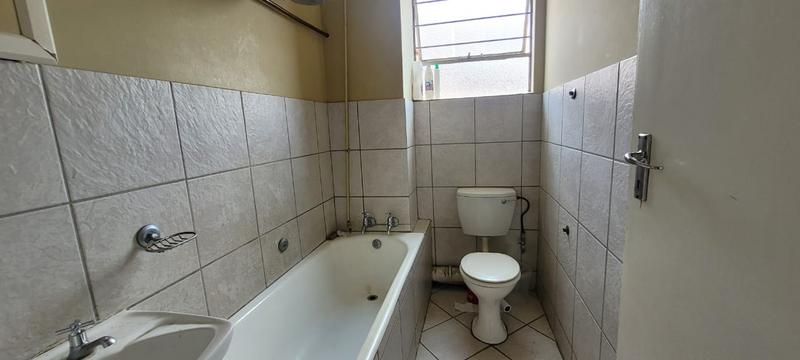 2 Bedroom Property for Sale in New Redruth Gauteng