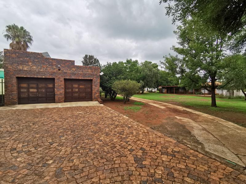 9 Bedroom Property for Sale in Homestead Apple Orchards Gauteng