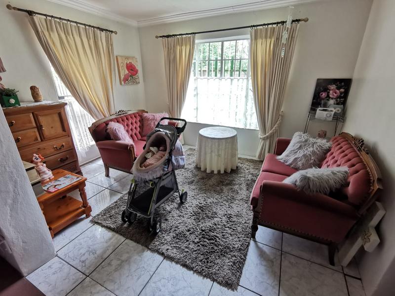 9 Bedroom Property for Sale in Homestead Apple Orchards Gauteng