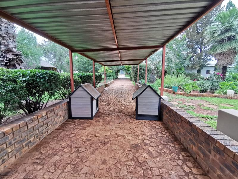 9 Bedroom Property for Sale in Homestead Apple Orchards Gauteng