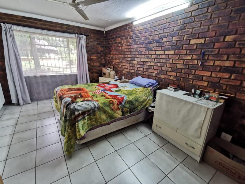 9 Bedroom Property for Sale in Homestead Apple Orchards Gauteng