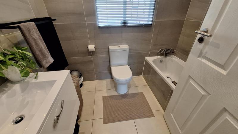 3 Bedroom Property for Sale in Garsfontein Gauteng