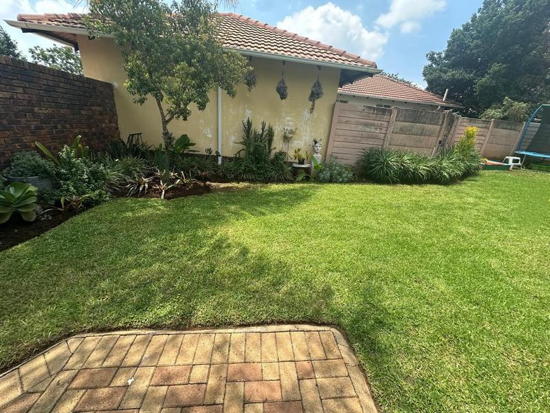 3 Bedroom Property for Sale in Garsfontein Gauteng