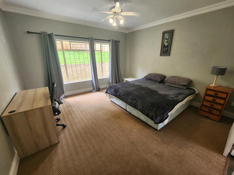 5 Bedroom Property for Sale in Waterkloof Ridge Gauteng