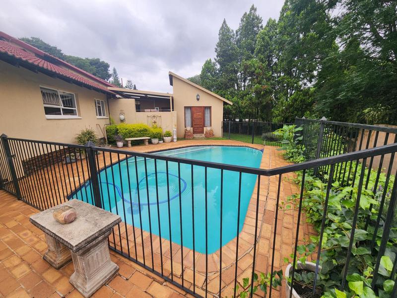 5 Bedroom Property for Sale in Waterkloof Ridge Gauteng