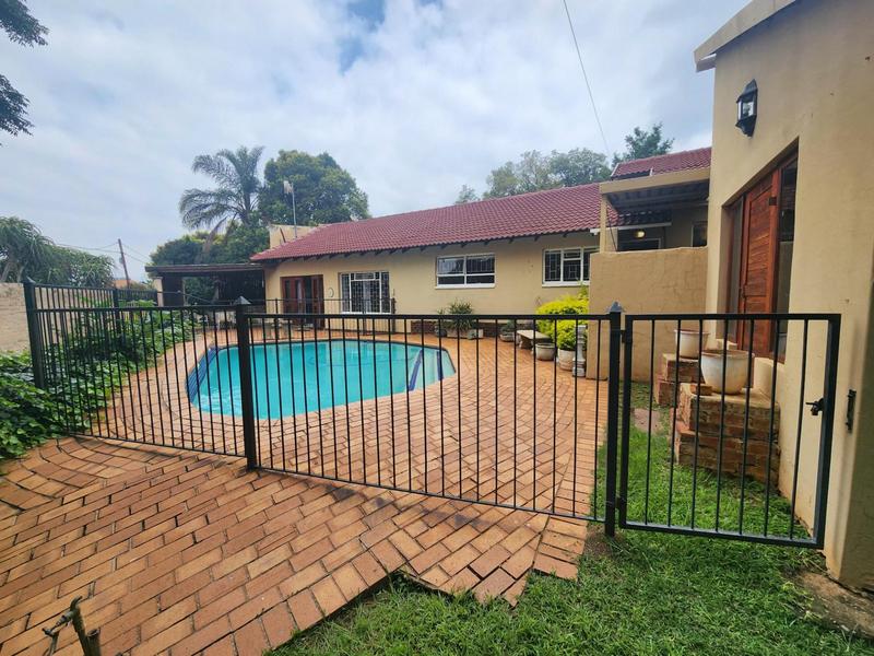 5 Bedroom Property for Sale in Waterkloof Ridge Gauteng