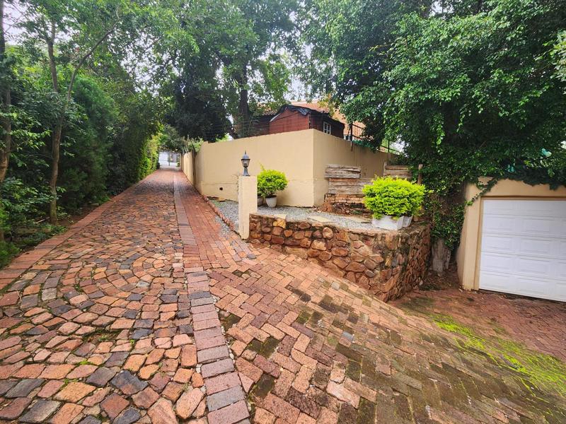 5 Bedroom Property for Sale in Waterkloof Ridge Gauteng