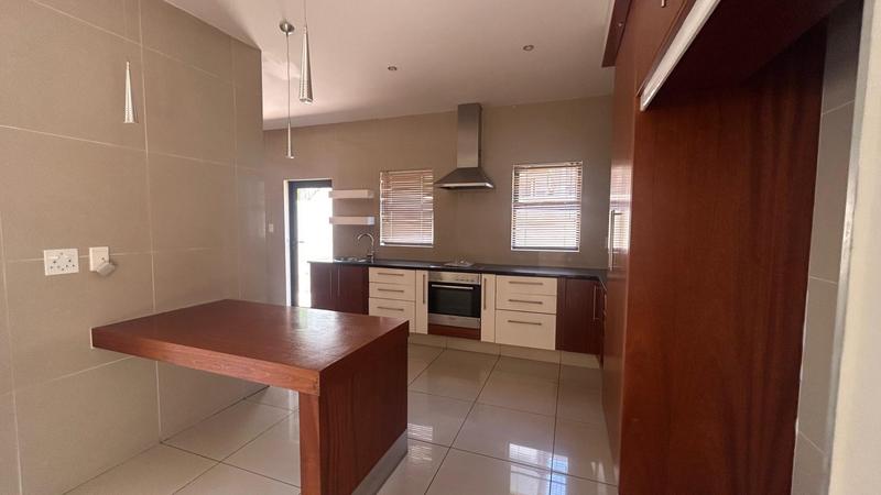 To Let 4 Bedroom Property for Rent in Bedfordview Gauteng