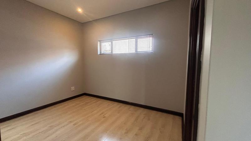 To Let 4 Bedroom Property for Rent in Bedfordview Gauteng