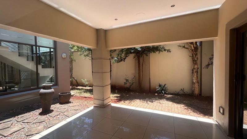 To Let 4 Bedroom Property for Rent in Bedfordview Gauteng