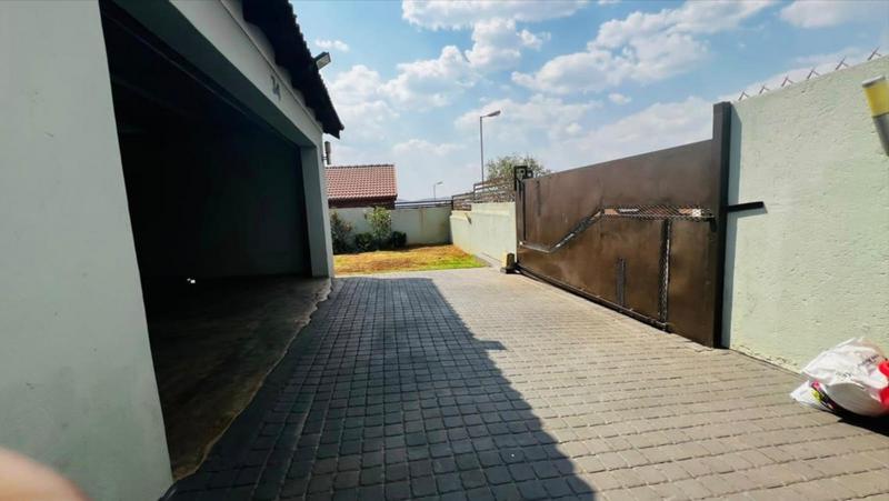 4 Bedroom Property for Sale in Atteridgeville Gauteng