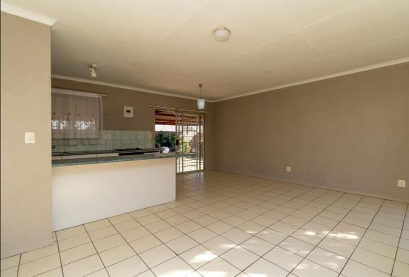 To Let 1 Bedroom Property for Rent in Bonaero Park Gauteng