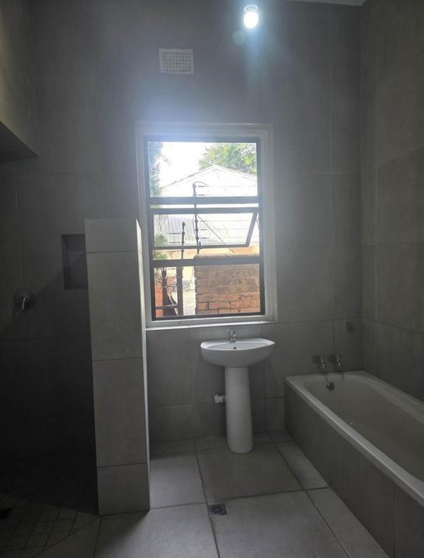 To Let 2 Bedroom Property for Rent in Kensington Gauteng