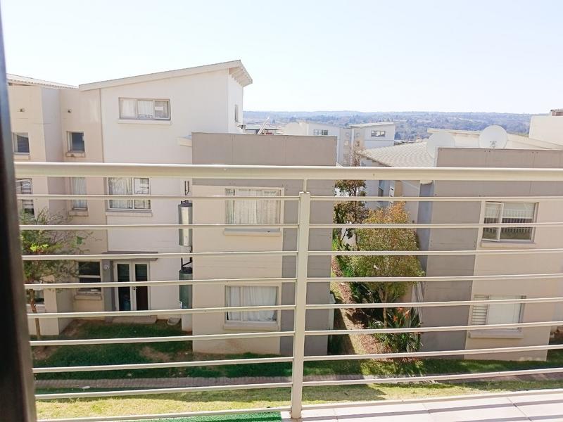 To Let 2 Bedroom Property for Rent in Beverley Gauteng