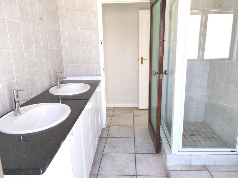 To Let 4 Bedroom Property for Rent in Craigavon Gauteng