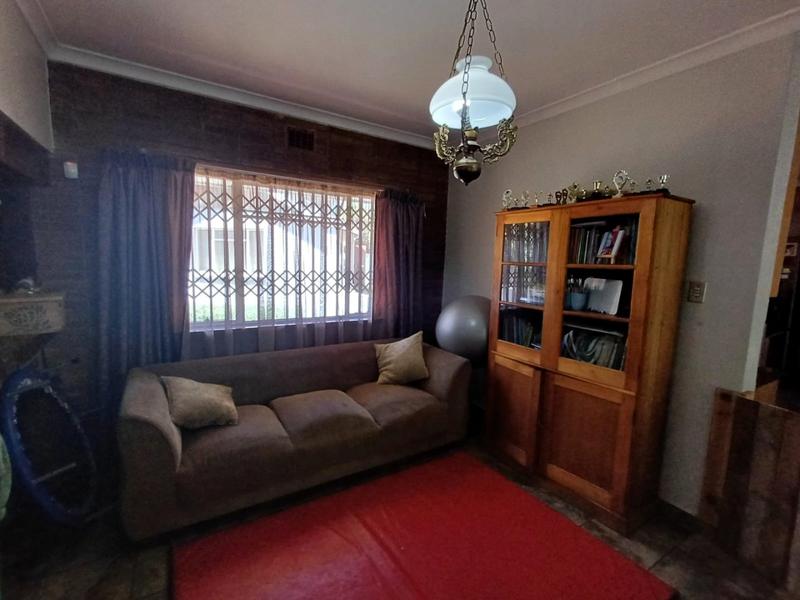 4 Bedroom Property for Sale in Florida Hills Gauteng