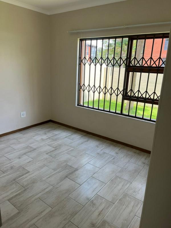 To Let 2 Bedroom Property for Rent in Woodmead Gauteng