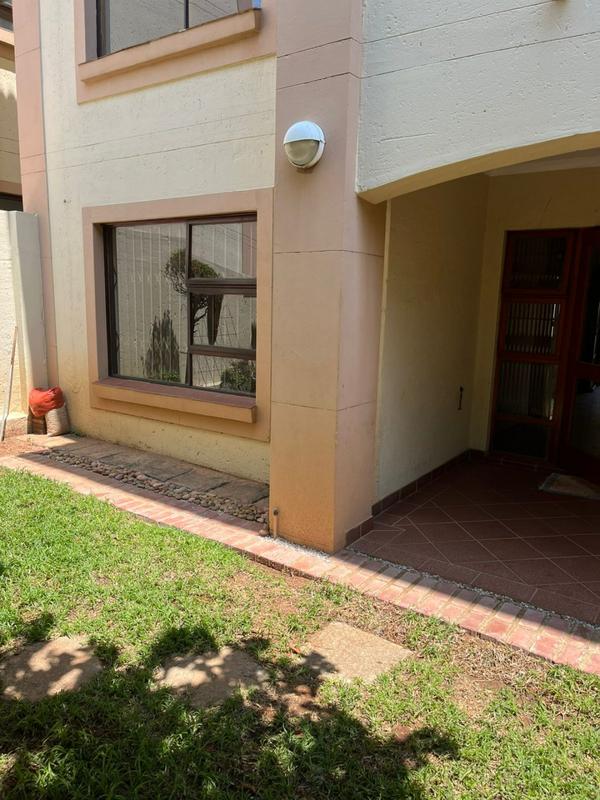 To Let 2 Bedroom Property for Rent in Woodmead Gauteng