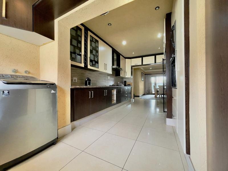 5 Bedroom Property for Sale in The Orchards Gauteng