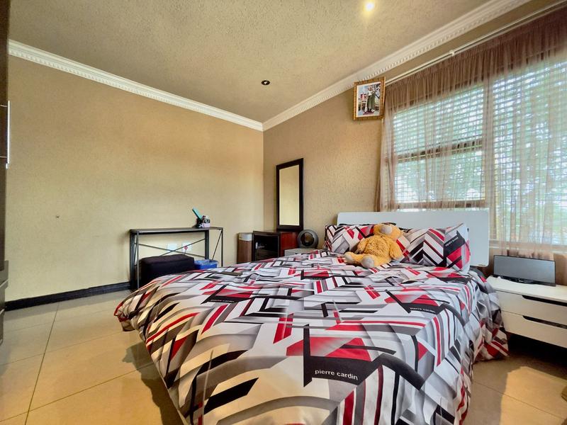 5 Bedroom Property for Sale in The Orchards Gauteng