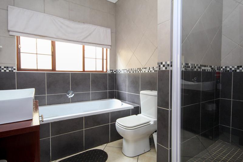 3 Bedroom Property for Sale in Thatchfield Gauteng